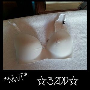 Victoria's Secret Intimates & Sleepwear - ☆NWT☆ VS Bra *32DD* Victoria's Secret Intimates & Sleepwear - ☆NWT☆ VS Bra *32DD*
